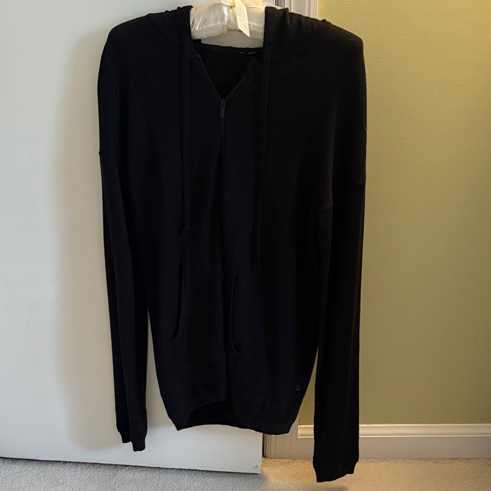 Lululemon Black Full Zip Sweater - size 6